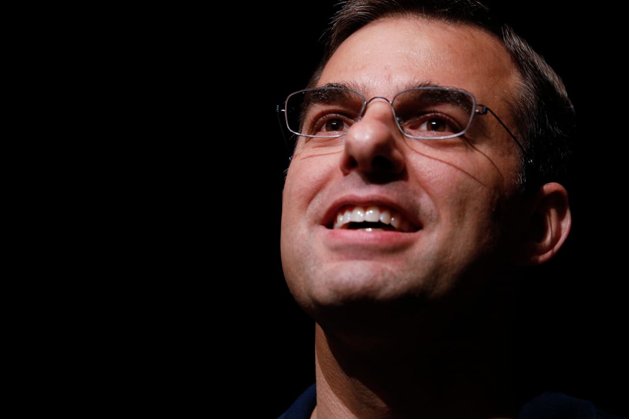 Amash anuncia una posible candidatura presidencial y surgen los cálculos: ¿favorece a Biden o a Trump?