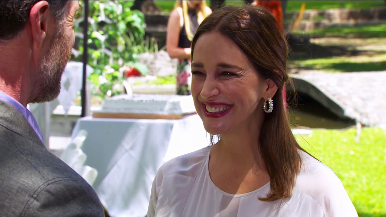 ¡Ahhh! Y Botel también le tiene una sorpresa a Magdalena.