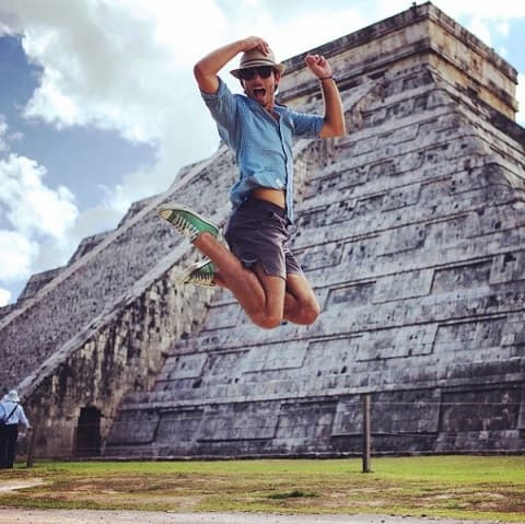 Divertirse y conocer nuevos lugares.