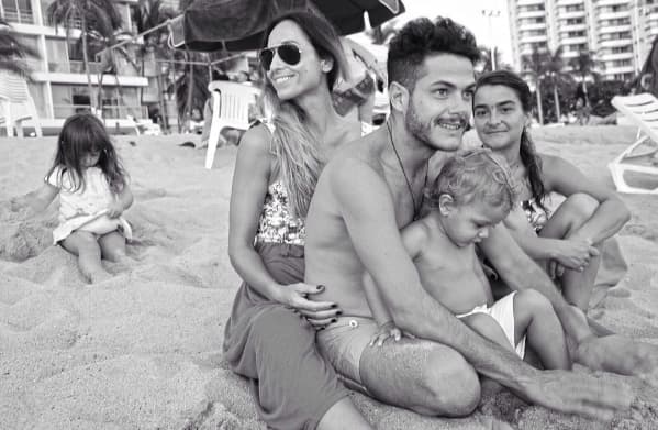 No están casados porque no creen en el matrimonio, sólo en el amor y compromiso como pareja.