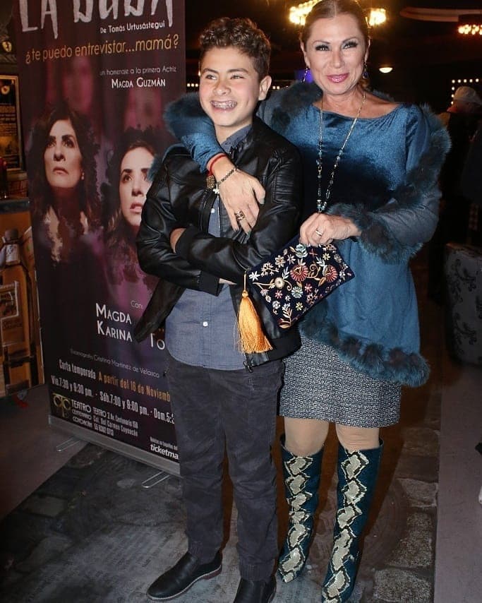 "Decirle (a Carlo), sí, gracias (por cuidar a Luciano). Yo creo que eres un gran ángel que vino a esta Tierra a protegernos, a cuidarnos, y a ver por tu hermano, pero no ahorita, no mientras yo vivo", manifestó la actriz.