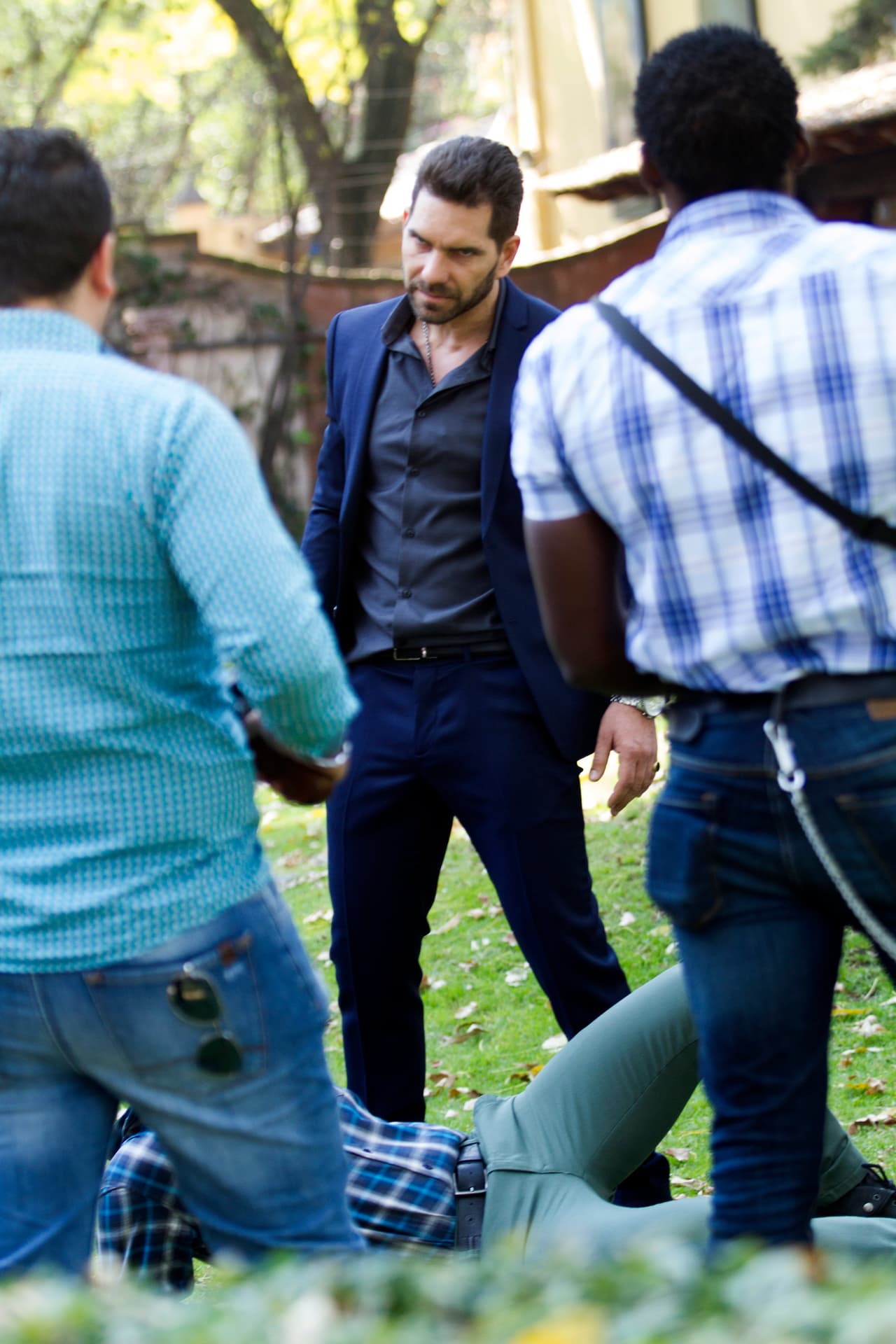 John le aclaró por la fuerza que él daba las órdenes y debía obedecerlo.