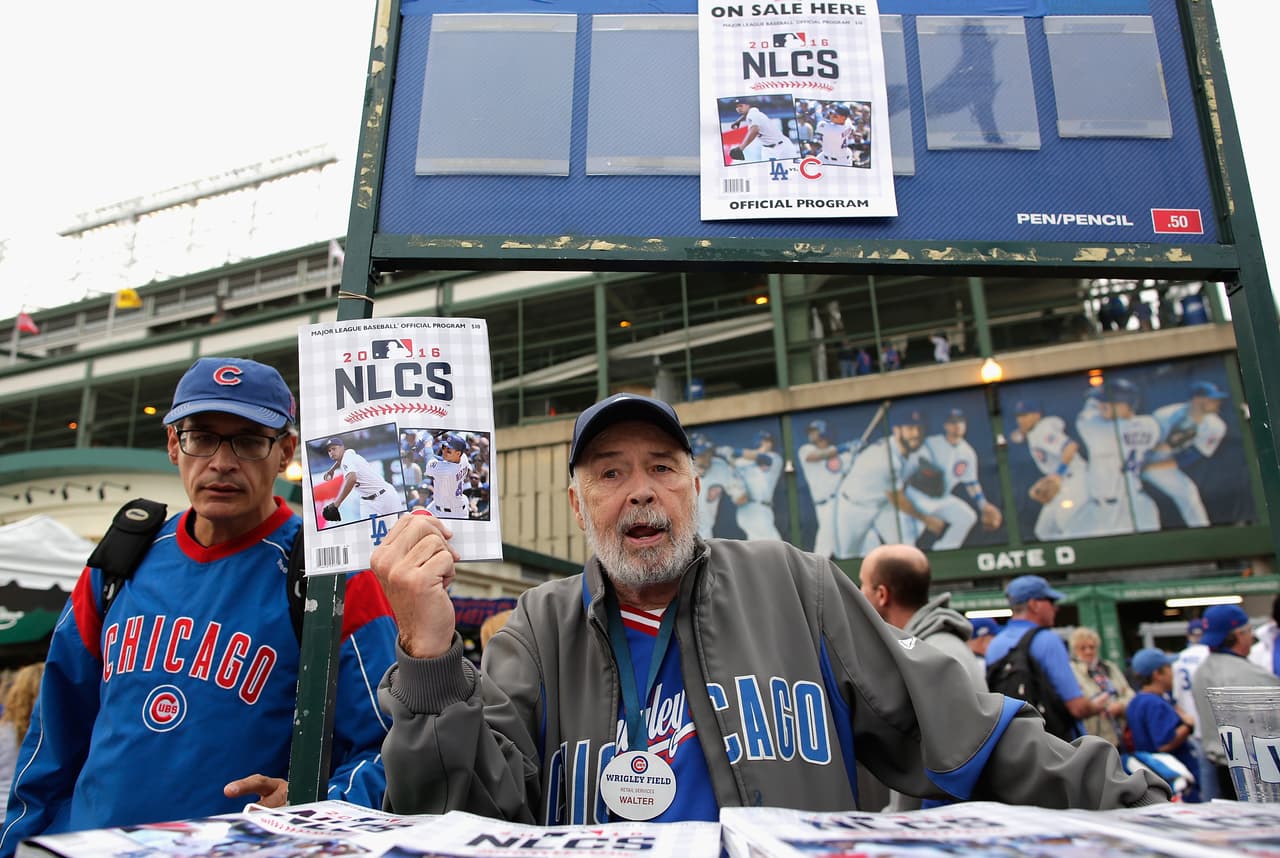 El marcador está 1-1 contra los Dodgers de Los Ángeles, pero los Cachorros siguen avanzando con paso firme en estos playoffs.