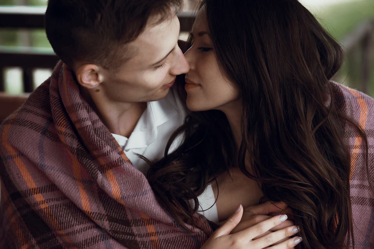 Durante el transcurso del mes de la Serpiente podrás poner en práctica ese lado amoroso e intuitivo de tu signo chino que tanto gusta a los demás y conquista corazones.