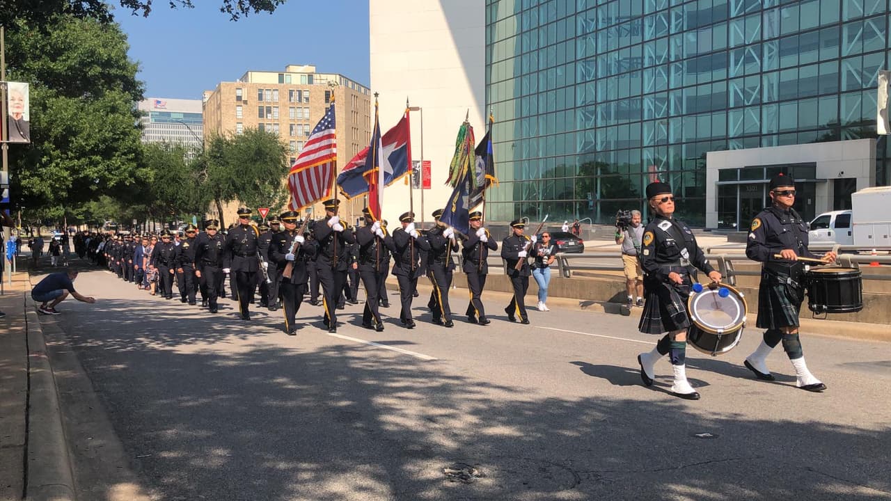 El 7 de julio del 2016, un hombre armado abrió fuego en una noche en la que se realizaba una protesta pacífica sobre Black Lives Matter en el centro de la ciudad.
<br>