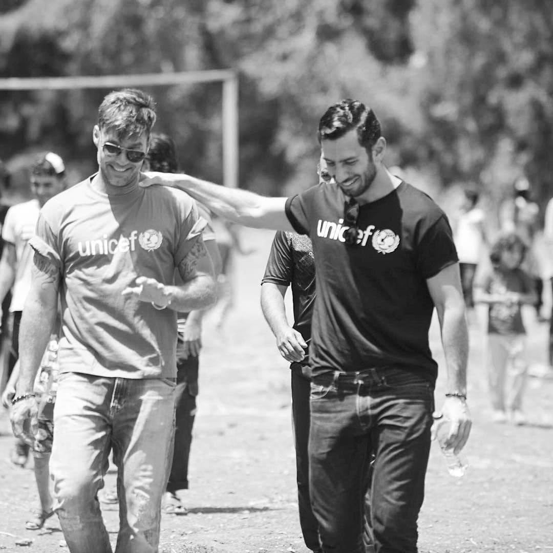 Ambos tienen un corazón gigante y ante cualquier desgracia son los primeros en ponerse la camiseta, literalmente.