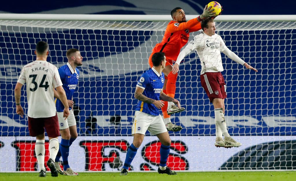 Arsenal se impuso con la mínima ante Brighton con el gol por parte de Lacasex en la segunda mitad del encuentro y suman tres unidades más en la tabla de la Premier League.