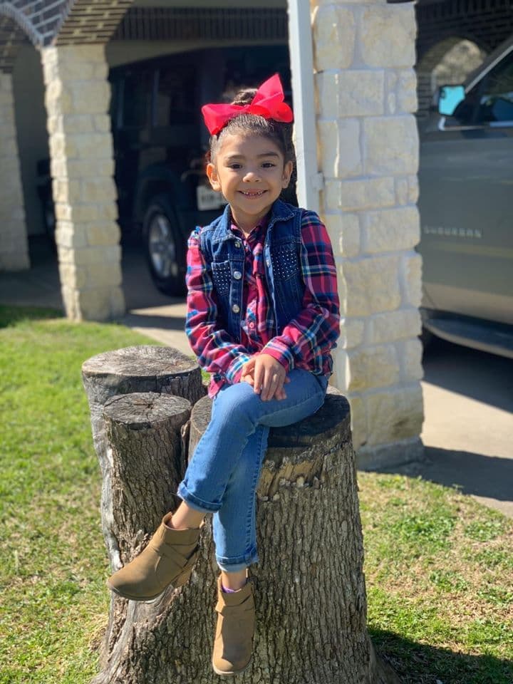 <a href="https://www.facebook.com/lourdes.villanueva.98?comment_id=Y29tbWVudDozNzM5NTkxODM2MDY5MTY1XzM3Mzk2NTYzOTYwNjI3MDk%3D">Lourdes Villanueva:</a> Nos cancelaron las clases ☹. Pero las ganas de vestir la vestimenta vaquera no 😊
<br>"Go Texan Day"👢