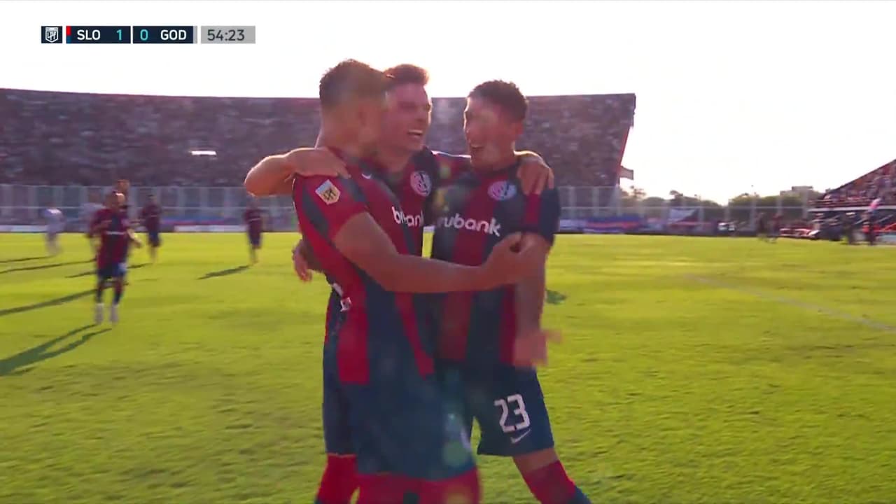 Bareiro marca de penalti el 1-0 de San Lorenzo ante Godoy Cruz