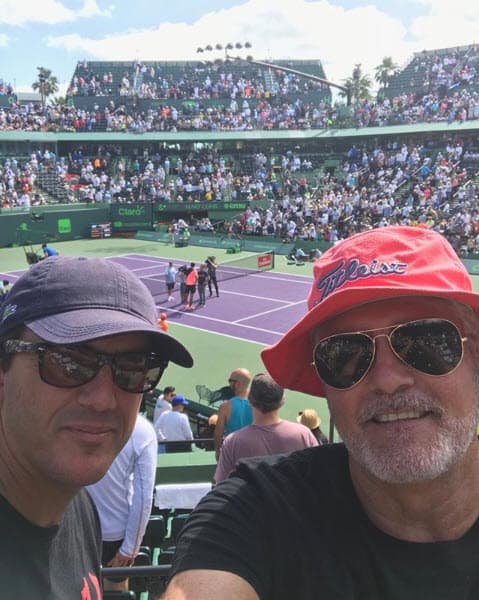 Ha combinado su trabajo en las telenovelas y series con la de empresario restaurantero, ya que tiene un lugar de comida argentina al sur de la Ciudad de México.