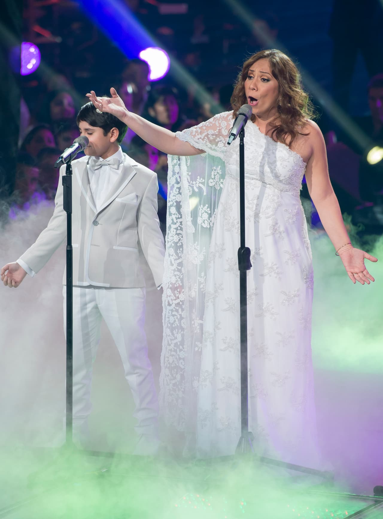 Después de 10 semanas de duro trabajo, la familia Barraza se corona como ganadora de Me Pongo de Pie, Paty Cantú y los Cervantes obtuvieron el segundo lugar, y Río Roma y los García el tercero, aunque estos últimos no quedaron conformes. Entre los invitados especiales estuvieron la Banda MS y La Arrolladora Banda El Limón.