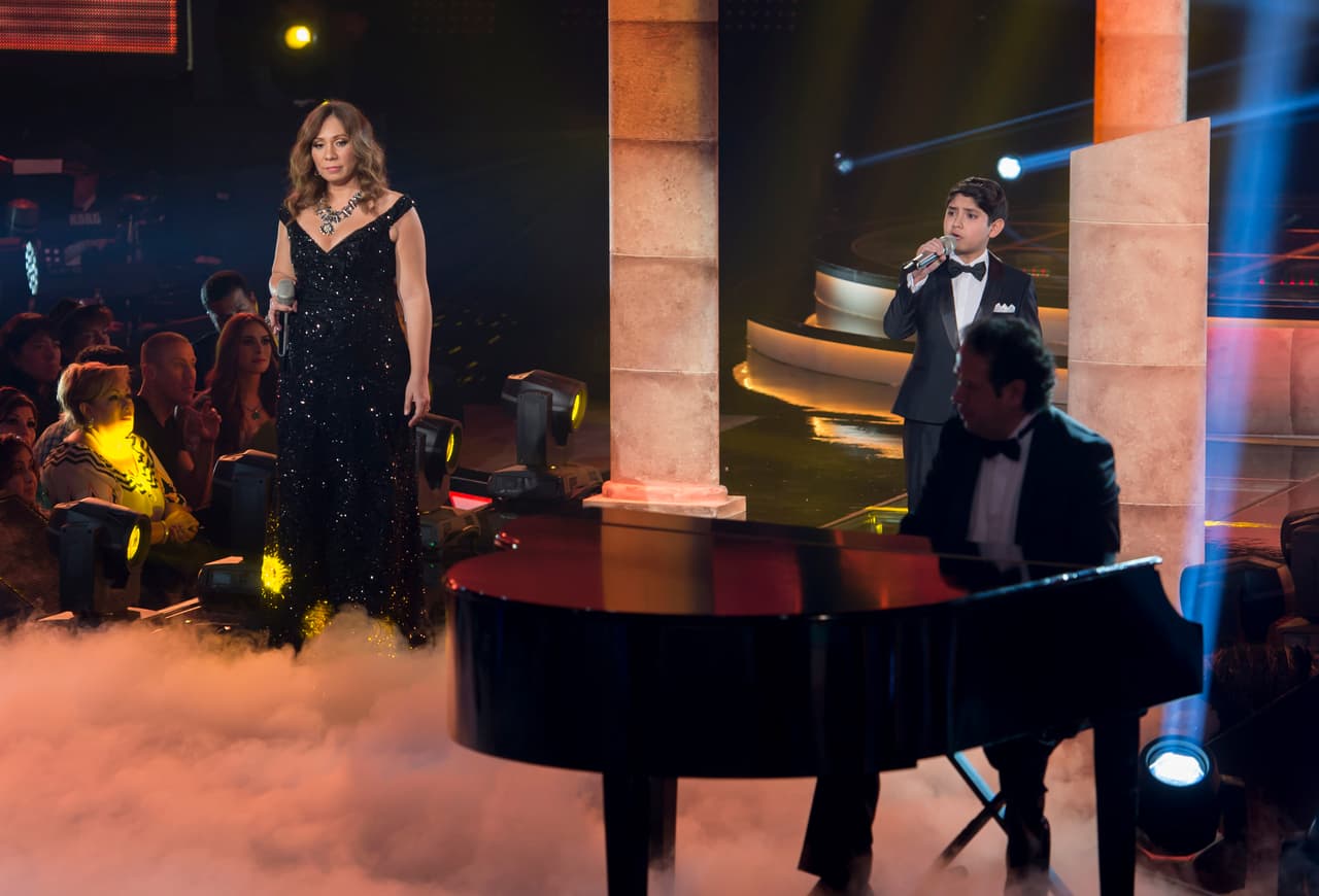 Después de 10 semanas de duro trabajo, la familia Barraza se corona como ganadora de Me Pongo de Pie, Paty Cantú y los Cervantes obtuvieron el segundo lugar, y Río Roma y los García el tercero, aunque estos últimos no quedaron conformes. Entre los invitados especiales estuvieron la Banda MS y La Arrolladora Banda El Limón.