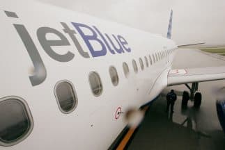 Varios heridos tras un aterrizaje de emergencia en Tampa de un vuelo de JetBlue que volaba de Cancún a Nueva Jersey 
