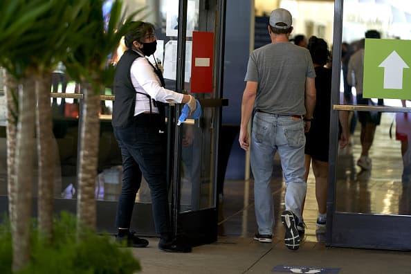 Las tiendas Kohl's seguirán las indicaciones de seguridad que recomiendas los expertos en salud y los gobiernos locales y estatales.