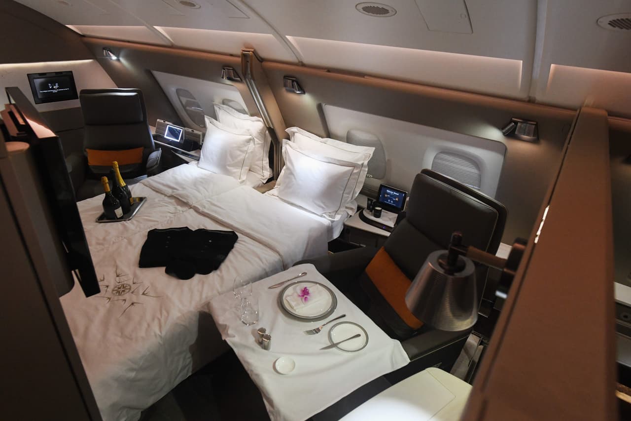 <b>Puesto 2. Singapore Airlines</b>
<br>
<br>Esta aerolínea fue reconocida por Skytrax con los premios ‘mejor personal de cabina a nivel mundial’, ‘mejor aerolínea de Asia’, ‘mejor primera clase a nivel mundial’, ‘mejor asiento de primera clase a nivel mundial’ y ‘mejor servicio de catering a bordo en clase económica’.