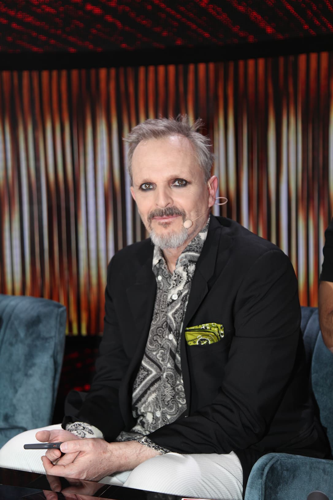 Además del canto con mariachi, las bromas a los capitanes, los bailes increíbles de los jueces, la octava gala de Pequeños Gigantes nos soprendió con una gran revelación que hizo Miguel Bosé durante los cortes a comerciales.