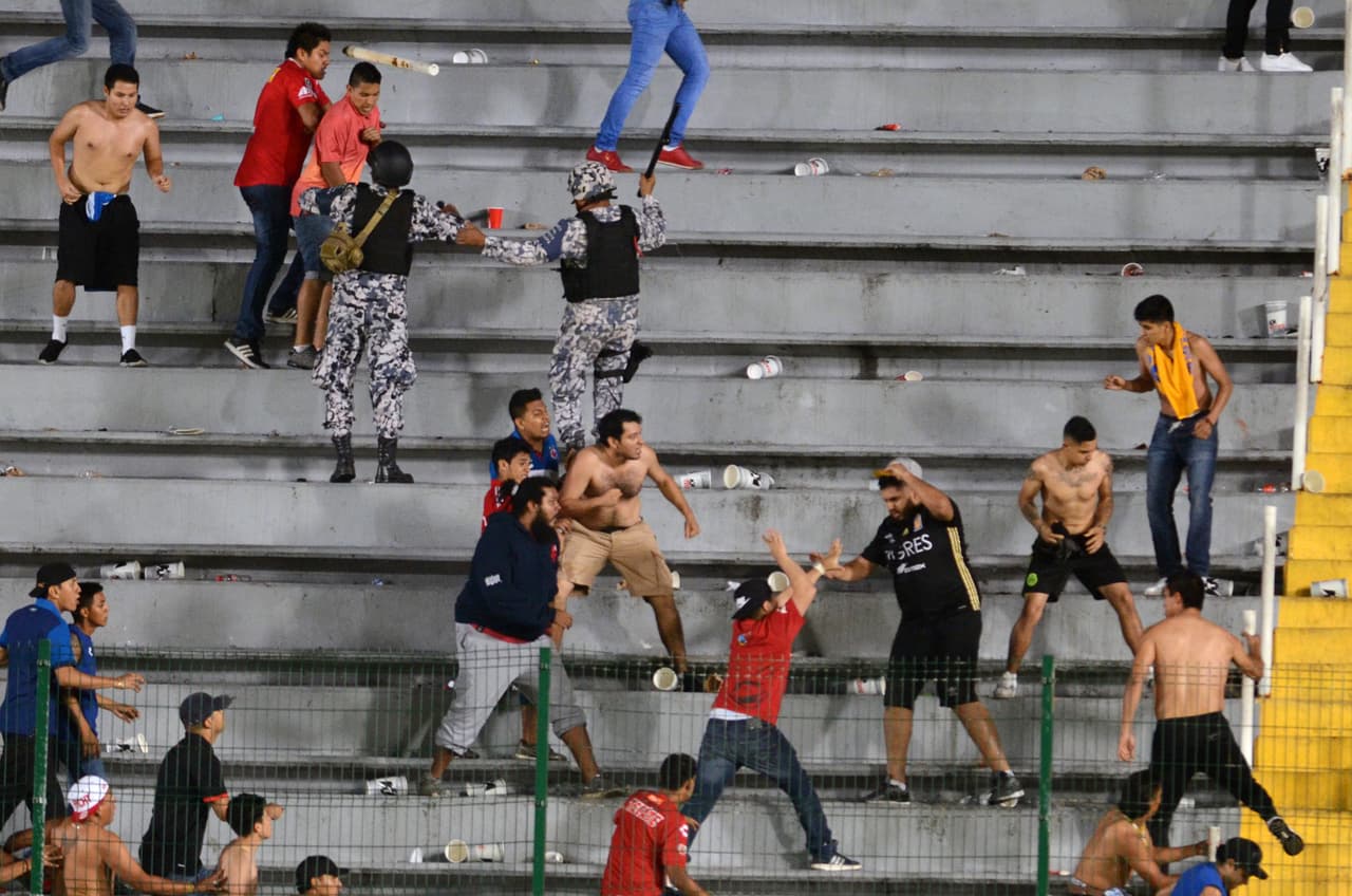 La violencia se desató en la tribuna tras el Veracruz vs. Tigres