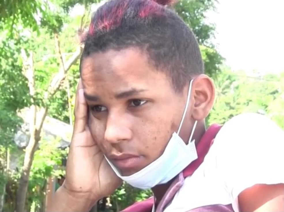 A pesar de tanto dolor sufrido, y en medio de una depresión que ha sido difícil de sortear, Álvarez no tiene intención alguna de que este acto de odio lo atemorice, sino que deja claro que, una vez que supere este tiempo de baja autoestima, dedicará su tiempo a luchar por los derechos de su comunidad para que nadie más sea agredido por pensar y sentir diferente.
<br>