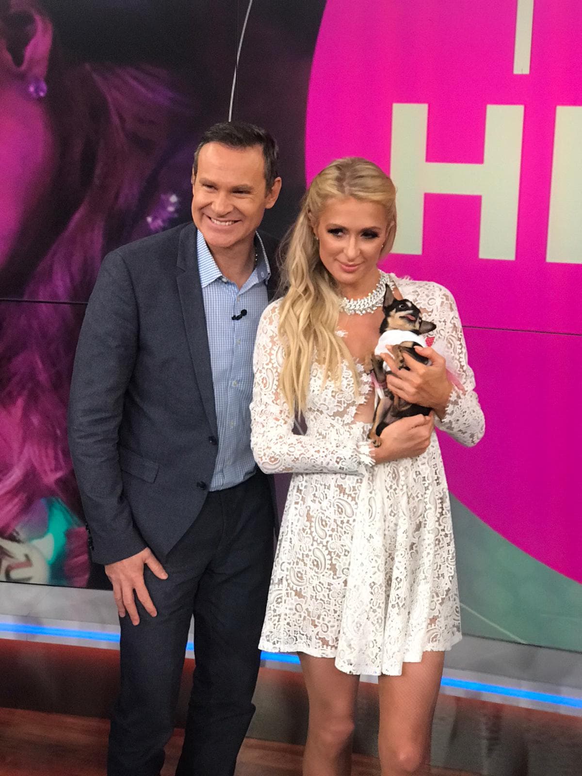 Alan Tacher mostró una gran sonrisa al posar con la celebridad internacional.