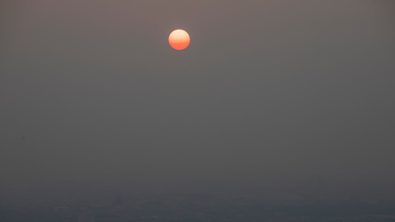 Incendios forestales elevan los niveles de contaminación en el aire del condado de Kern