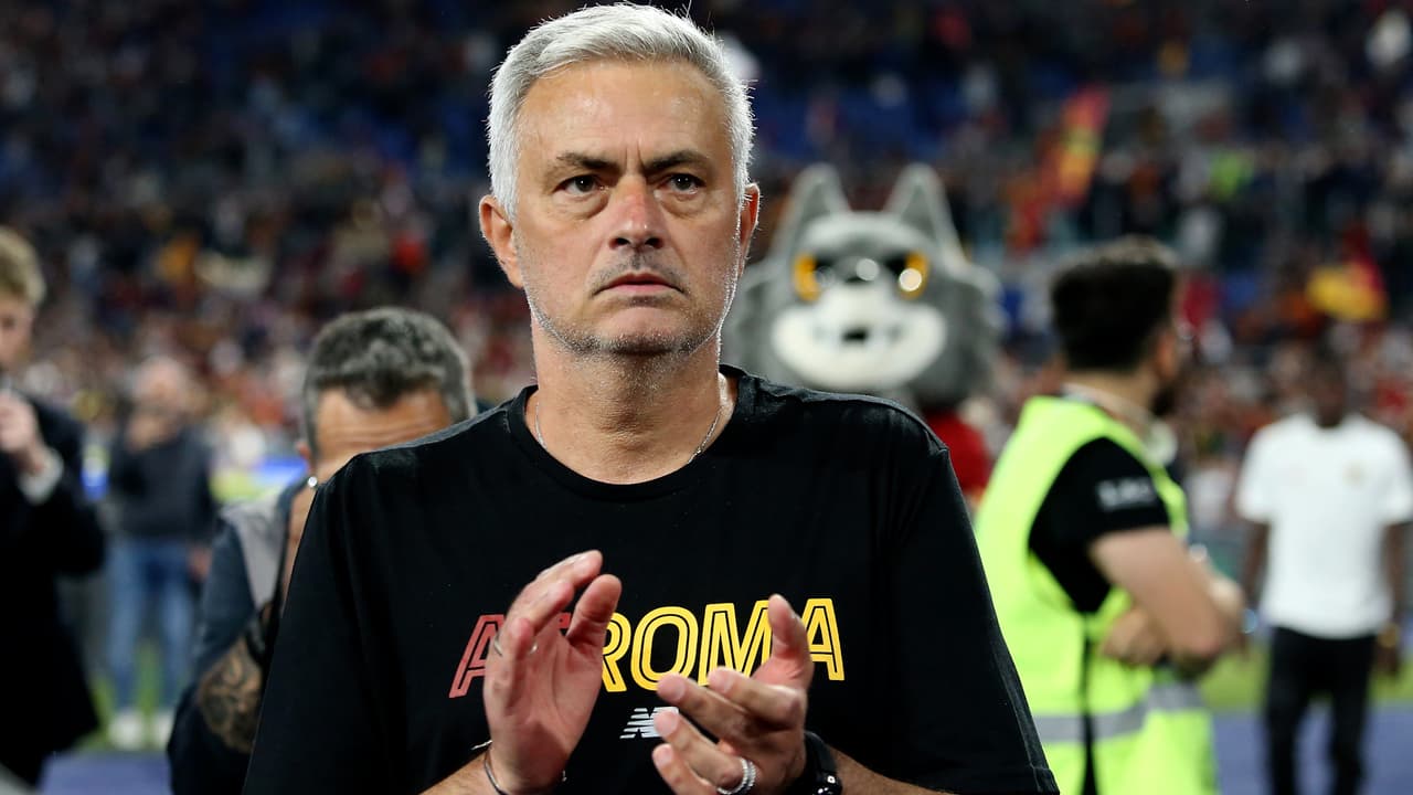 Mourinho, podría ser primer entrenador en ganar Champions, Europa y Conference League