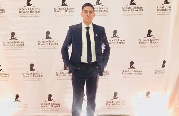 El cantautor Oliver Ortiz también fue invitado de honor en la gala anual del famoso hospital y además fue invitado por Univision para unirse a la campaña de la aplicación Uforia Música para invitar a la gente a ayudar con su donación.