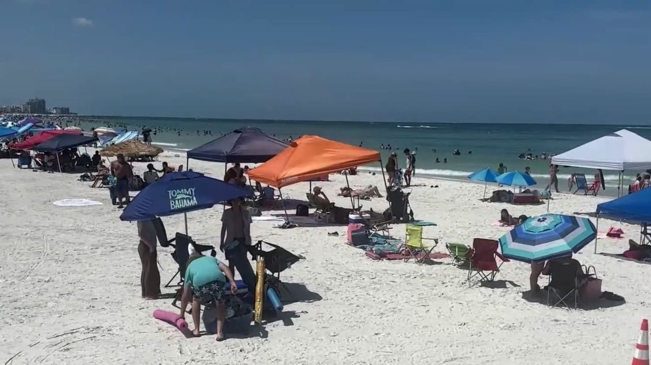 Día de los Caídos impulsa ventas de comerciantes hispanos en Clearwater Beach