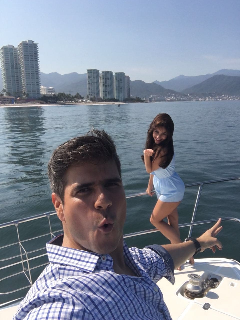 Ela y Daniel aprovechan sus ratos libres para divertirse fuera de la pantalla.