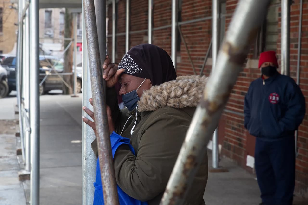 Ley que exige el cierre automático de puertas no pudo impedir muertes en el incendio del Bronx