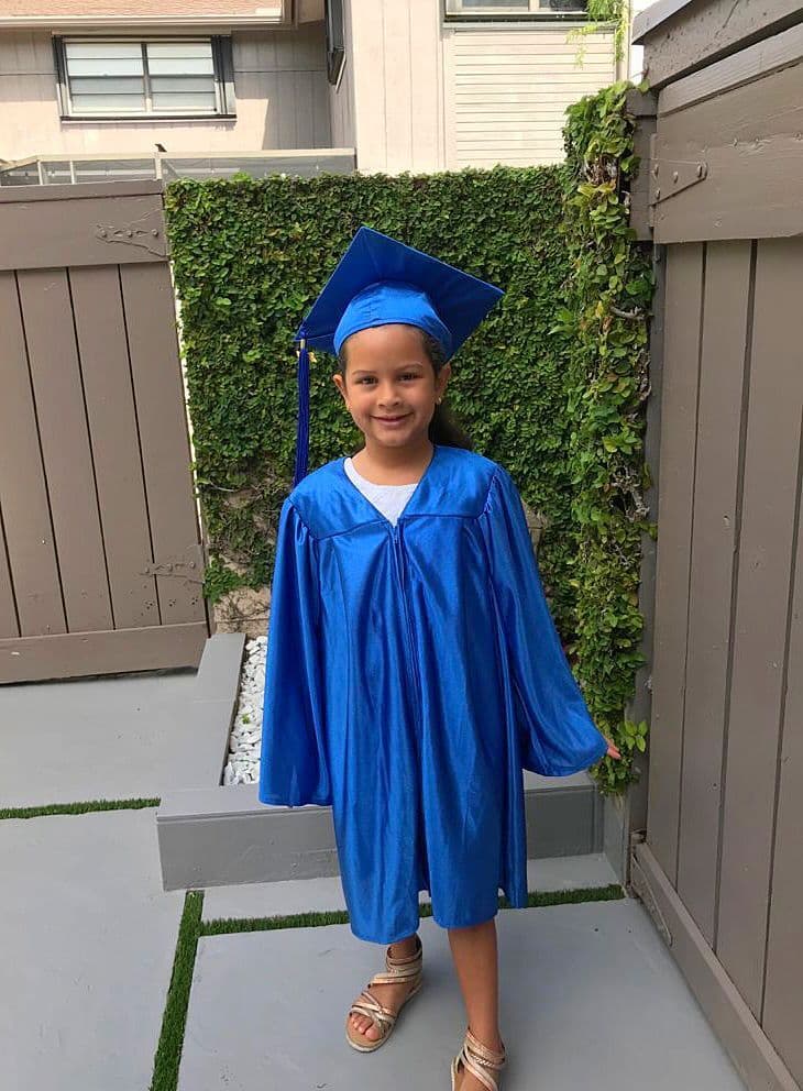 Ella es Anabella, la primogénita de chef Yisus, quien también se graduó de kínder.