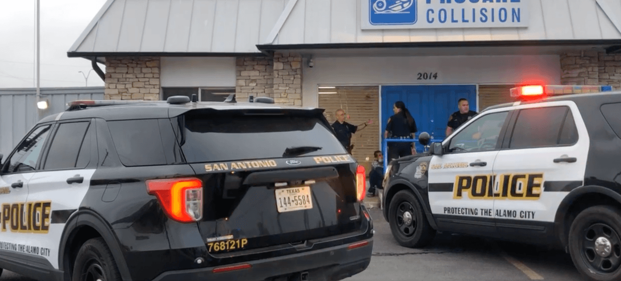 Abandonan a niña de 5 años, cubierta de sangre, tras choque en un tramo de la I-10 en San Antonio