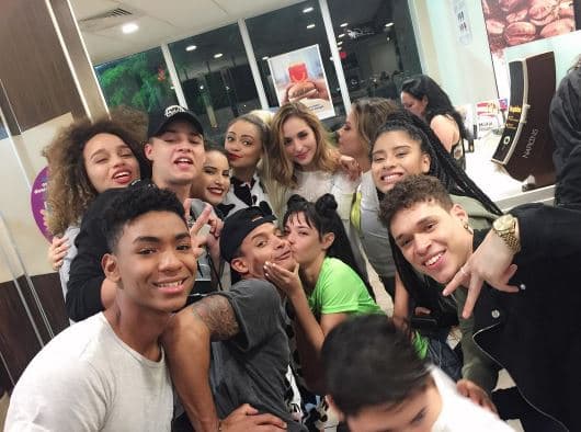 En una gran familia se han convertido los chicos y Sofía ha dicho que se siente muy feliz de ser parte de ella.