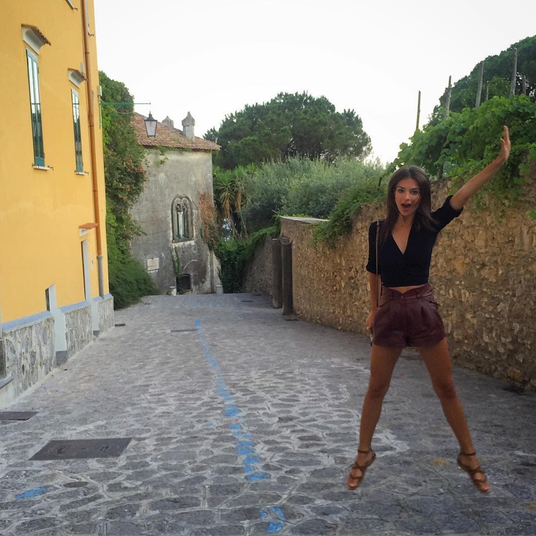 Guapa y muy divertida.