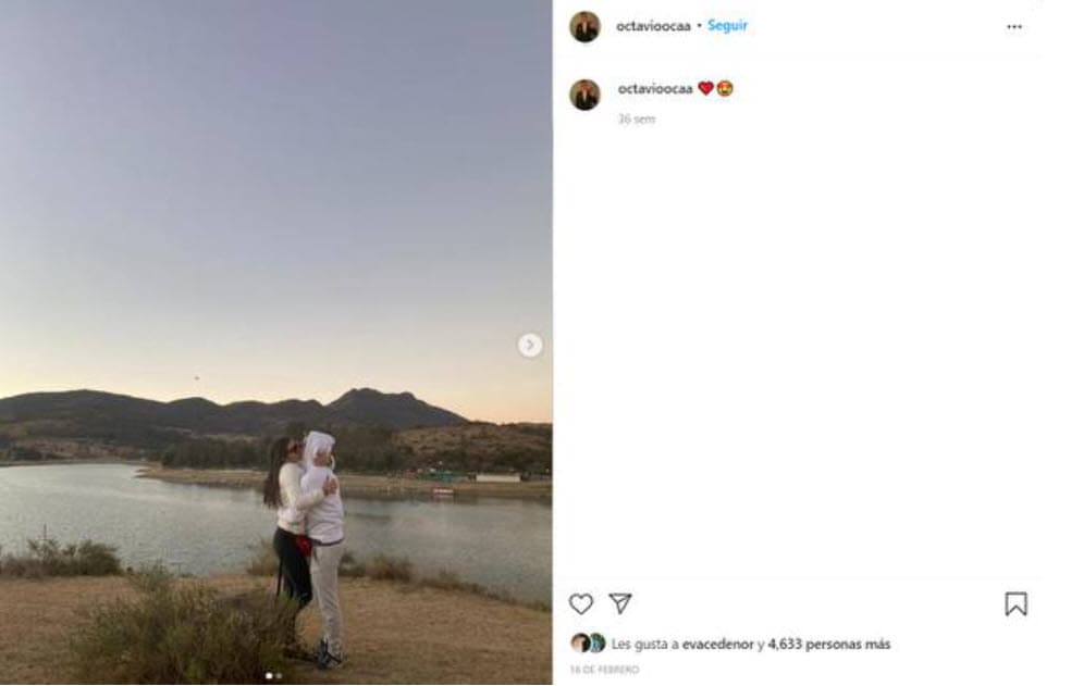 Ocaña, quien saltó a la fama por su
<b><a href="https://www.univision.com/shows/vecinos/vecinos-capitulo-13-benito-se-transforma-en-luis-miguel-video" target="_blank">papel de Benito Rivers en Vecinos</a></b>, publicó la primera foto con ella en febrero pasado, lo que sugiere que por aquel entonces ambos iniciaron la relación.