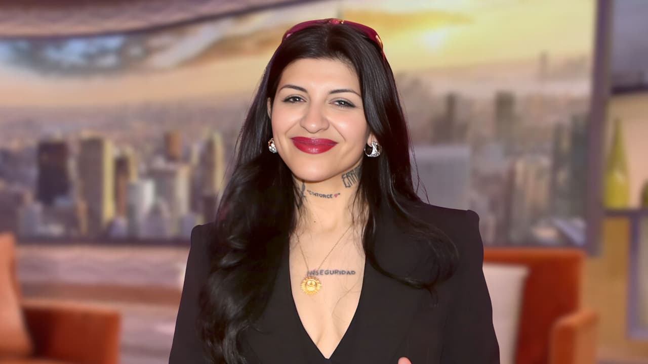 Cazzu responde a la polémica por posar con poca ropa en sitio para adultos