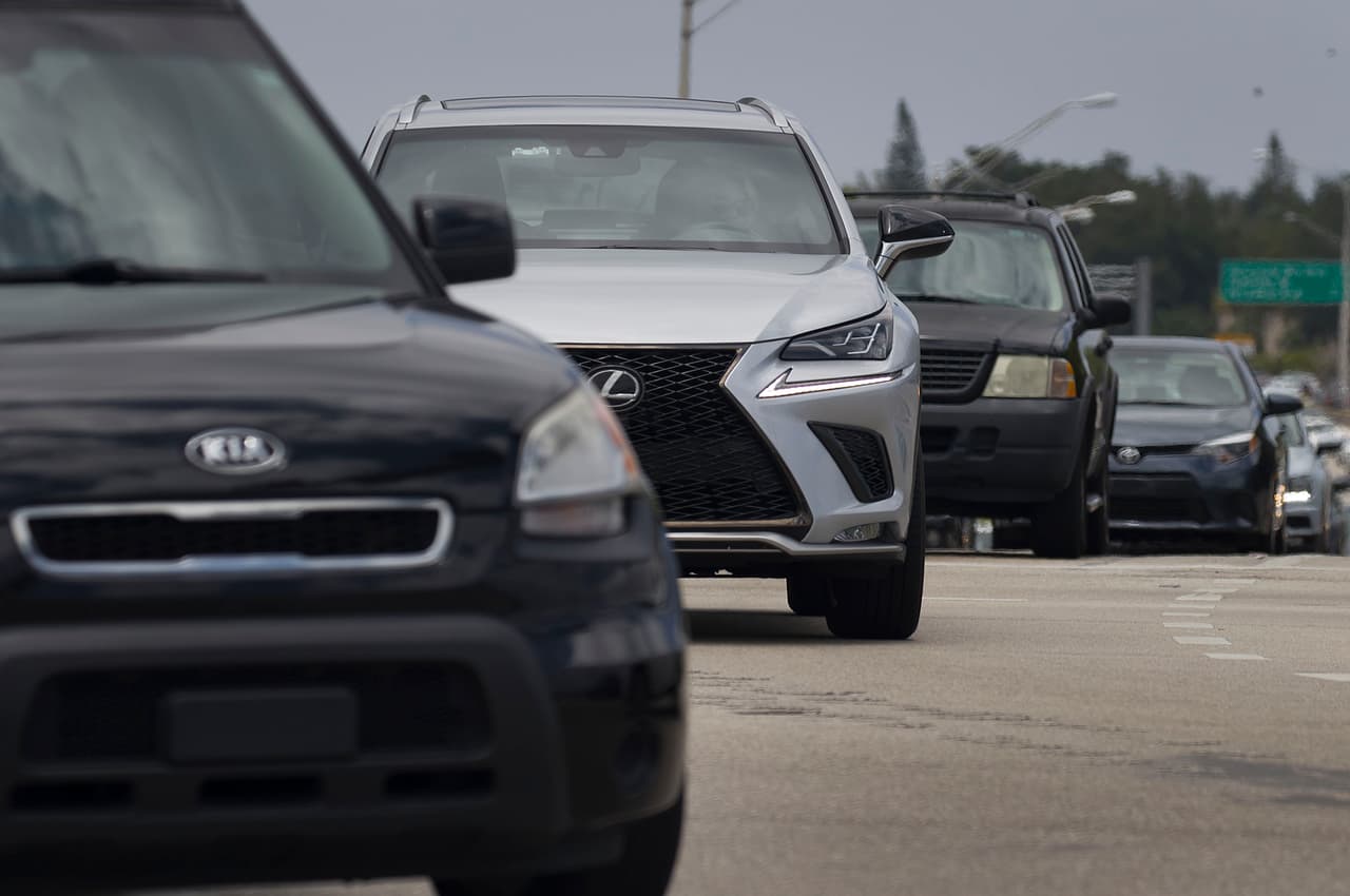 Quienes lo hagan pueden recibir una multa de hasta $150 la primera vez que la policía lo detenga en Florida.