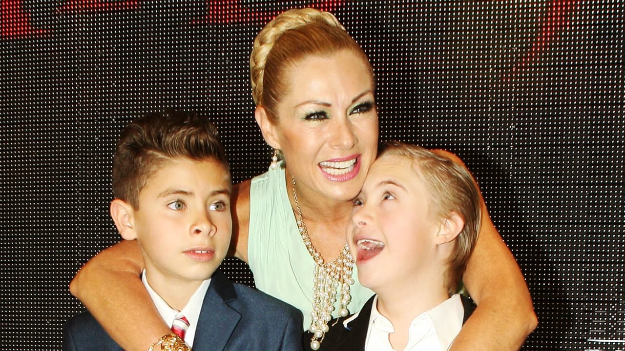 Hace tiempo, Lety Calderón ya había ventilado en TVNotas lo coqueto que es Luciano: "No te imaginas, ¡es coquetísimo! Cuando salimos y encuentra a niñas que le gustan, les sonríe, les manda besos y ellas son muy agradables con él". 
<br>