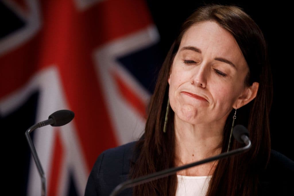“Este fue un ataque violento. No tuvo sentido", declaró Ardern en conferencia de prensa. “Siento mucho que haya ocurrido", agregó, y dejo sentirse "devastada" porque esto haya ocurrido a pesar de la vigilancia.
