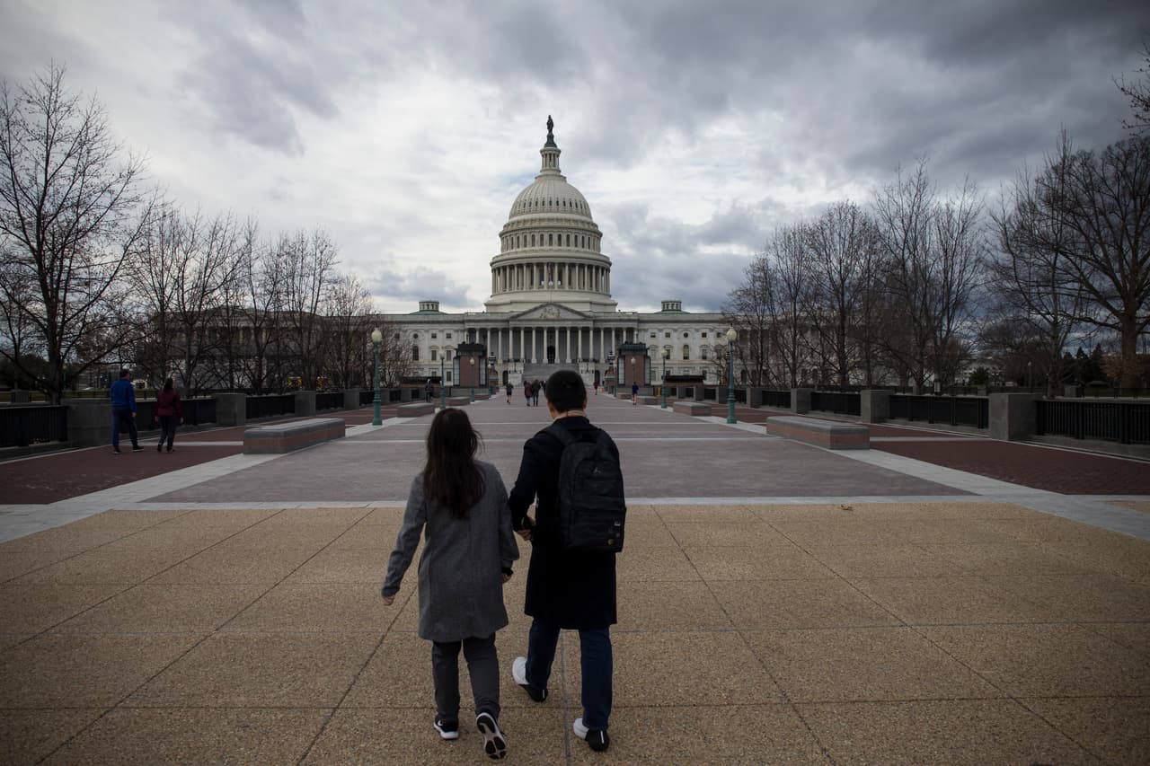 <b>Washington-Arlington-Alexandria (DC, Virginia, Maryland y Virginia Occidental):</b> 906,000 hispanos (15.3% de la población total). 33.3 de origen salvadoreño, 14.6% de México y 7.6% de Guatemala.