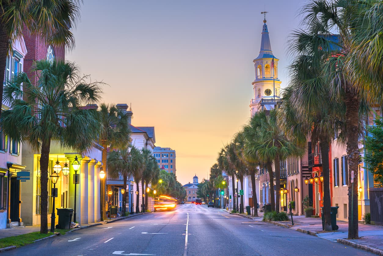 <h3 class="cms-H3-H3">Charleston, Carolina del Sur</h3>
<br>
<b>Categoría: </b>Cultura
<br>
<br>En la ciudad más poblada de Carolina del Sur es posible explorar la cultura y la historia, y hasta la cocina Low Country en el Museo Internacional Afroamericano.