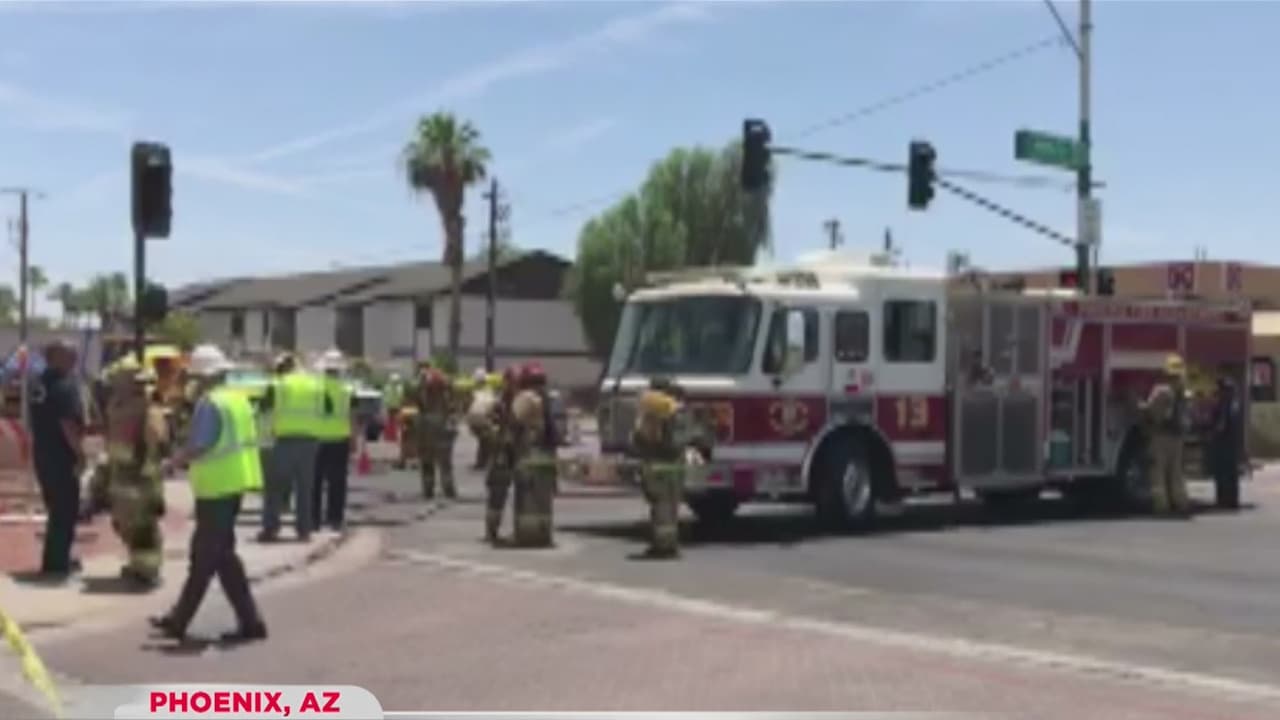 Fuga de gas provoca el cierre de una intersección en Phoenix