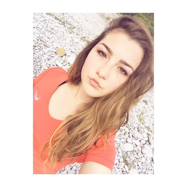 Es evidente que la pequeña Melanie ha dejado de ser una niña y se ha convertido en toda una señorita.