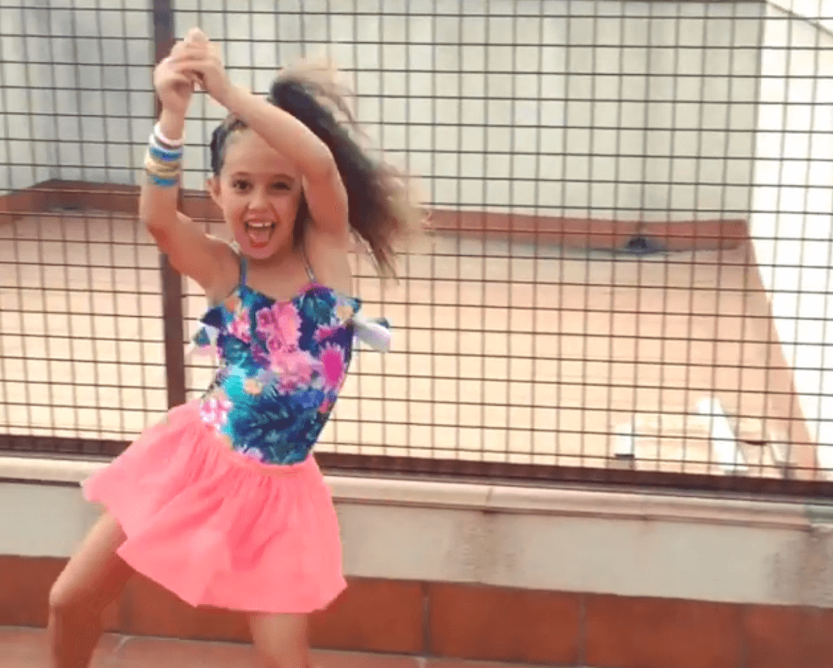 Estos niños bailando 'La Bicicleta' prueban que la música mueve al mundo entero