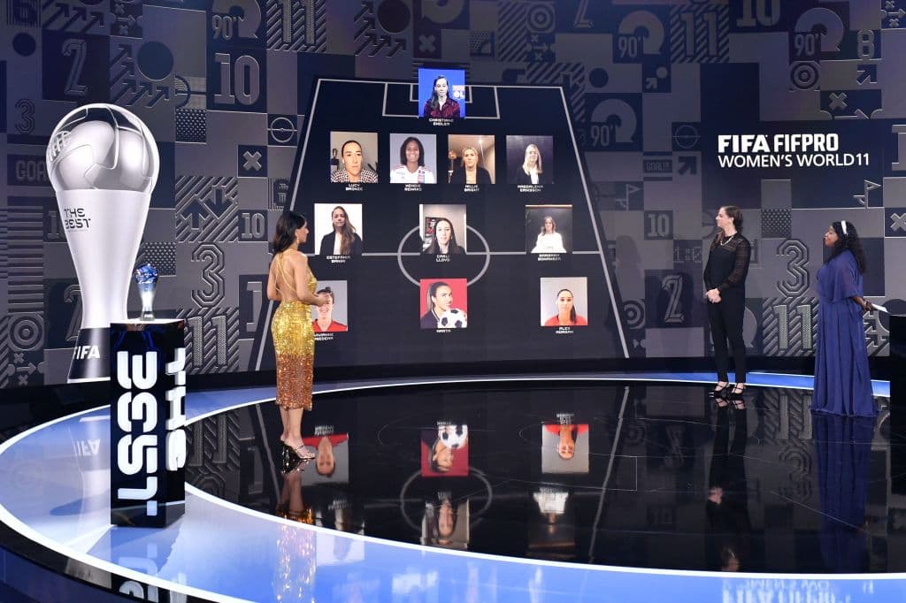 En cuanto al equipo femenino, las elegidas fueron Endler, Bronze, Renard, Bright, Eriksson, Banini, Lloyd, Bonansea, Miedema, Marta y Alex Morgan, pero ninguna del Barcelona, ni siquiera Alexia Putellas.