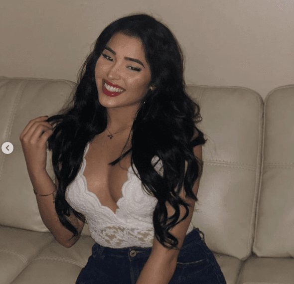 Sheila Laza, por su parte, también es cubana y tiene 20 años.