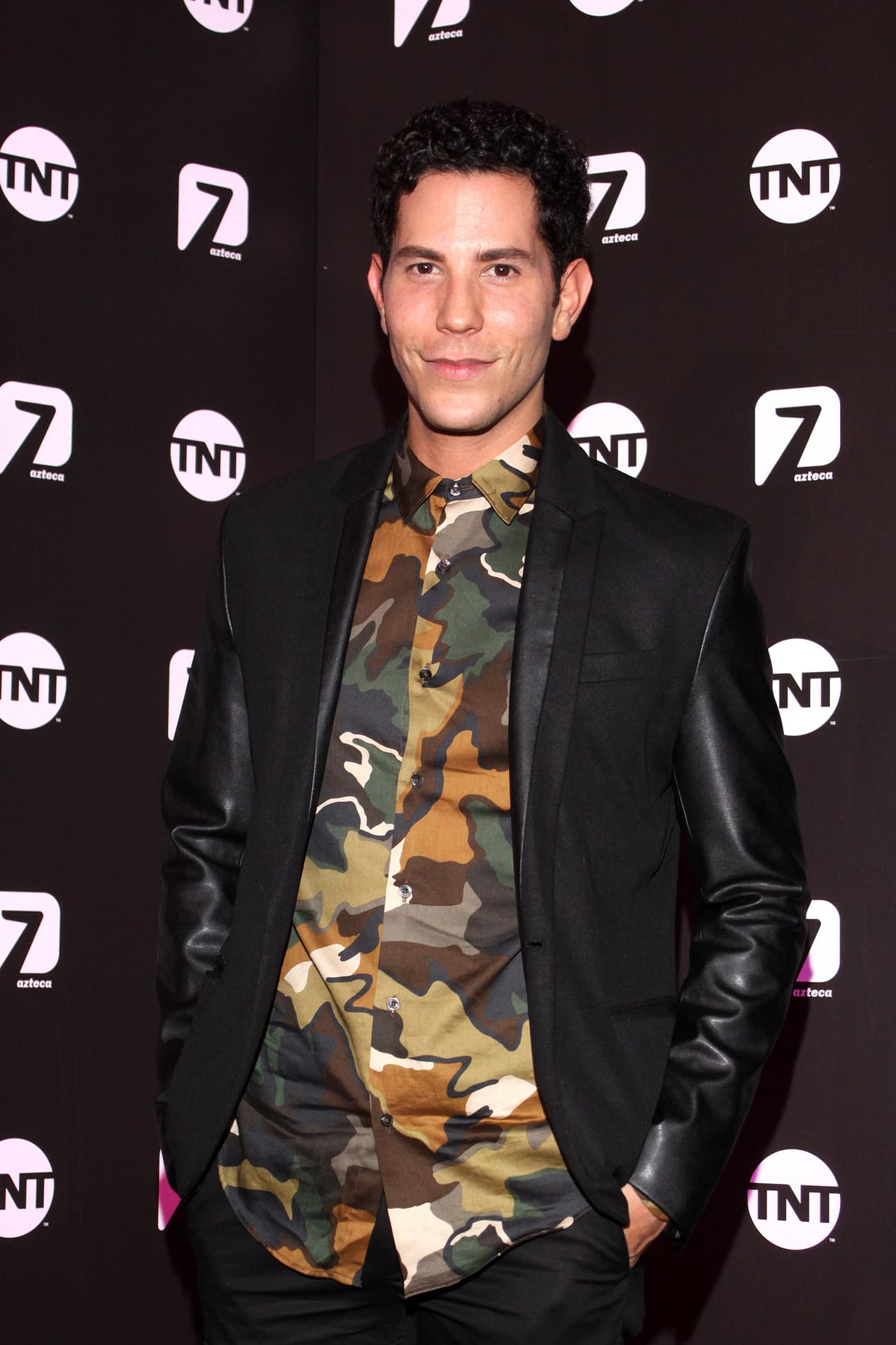 A 13 años de esa confesión, cuando todo parecía 
<b><a href="https://www.univision.com/musica/christian-chavez-cuidara-su-vida-privada" target="_blank">estar en su contra</a></b>, Chávez se sobrepuso y hoy puede hablar de su experiencia desde otra perspectiva, acompañando a otros para que superen las dificultades.