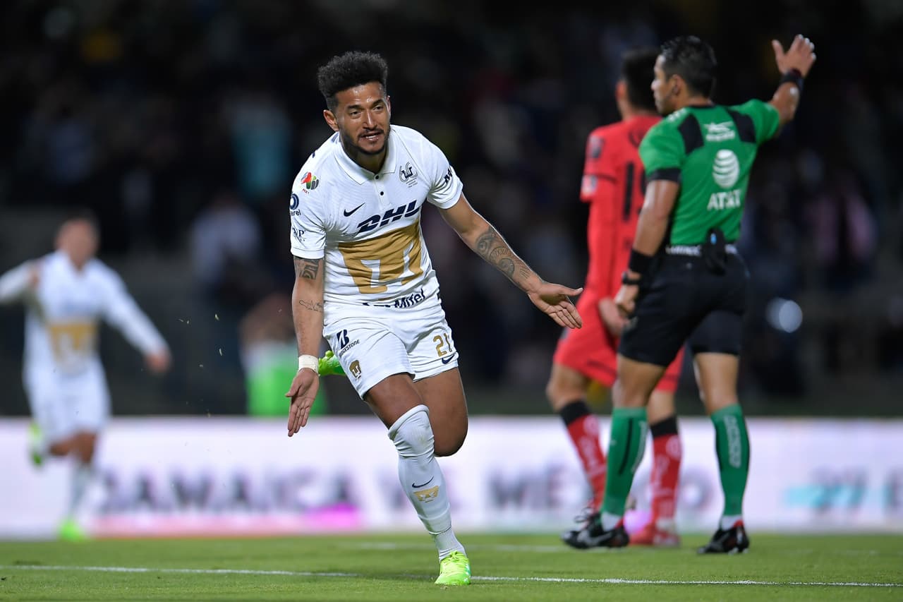 De la mano de sus jugadores brasileños los Pumas golearon al Toluca.