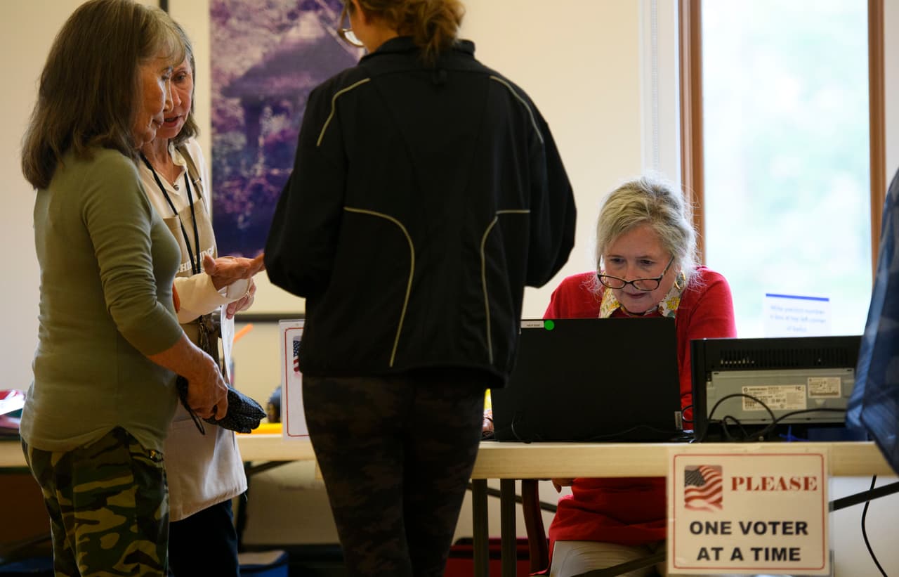 Los votantes mostraron paciencia y confianza en el proceso, sabiendo que los resultados iniciales serían extraoficiales y que se requeriría un tiempo para certificar los resultados finales.