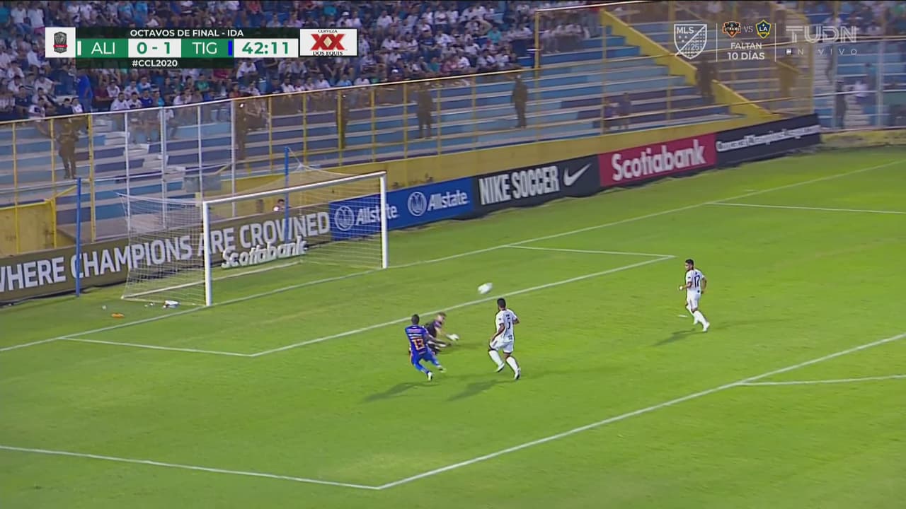 ¿Le regresó la maldición a Enner? Valencia tenía todo para fusilar, pero perdona al Alianza