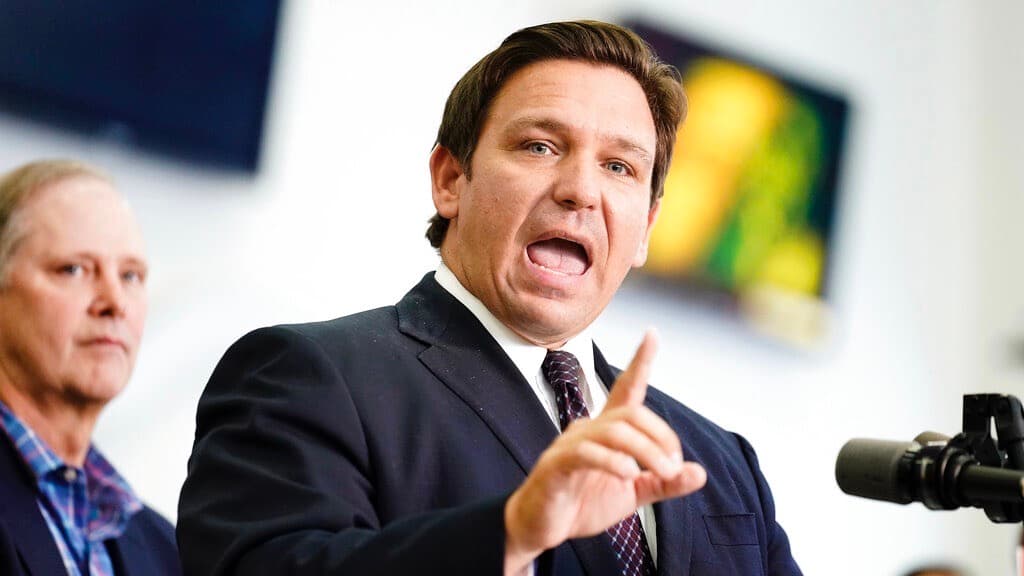 Así han afectado las políticas de Ron DeSantis a los residentes de Florida